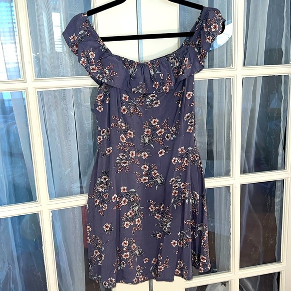 Garage off the shoulder mini dress, muted purple, fitted top and flowy bottom - Picture 1 of 4